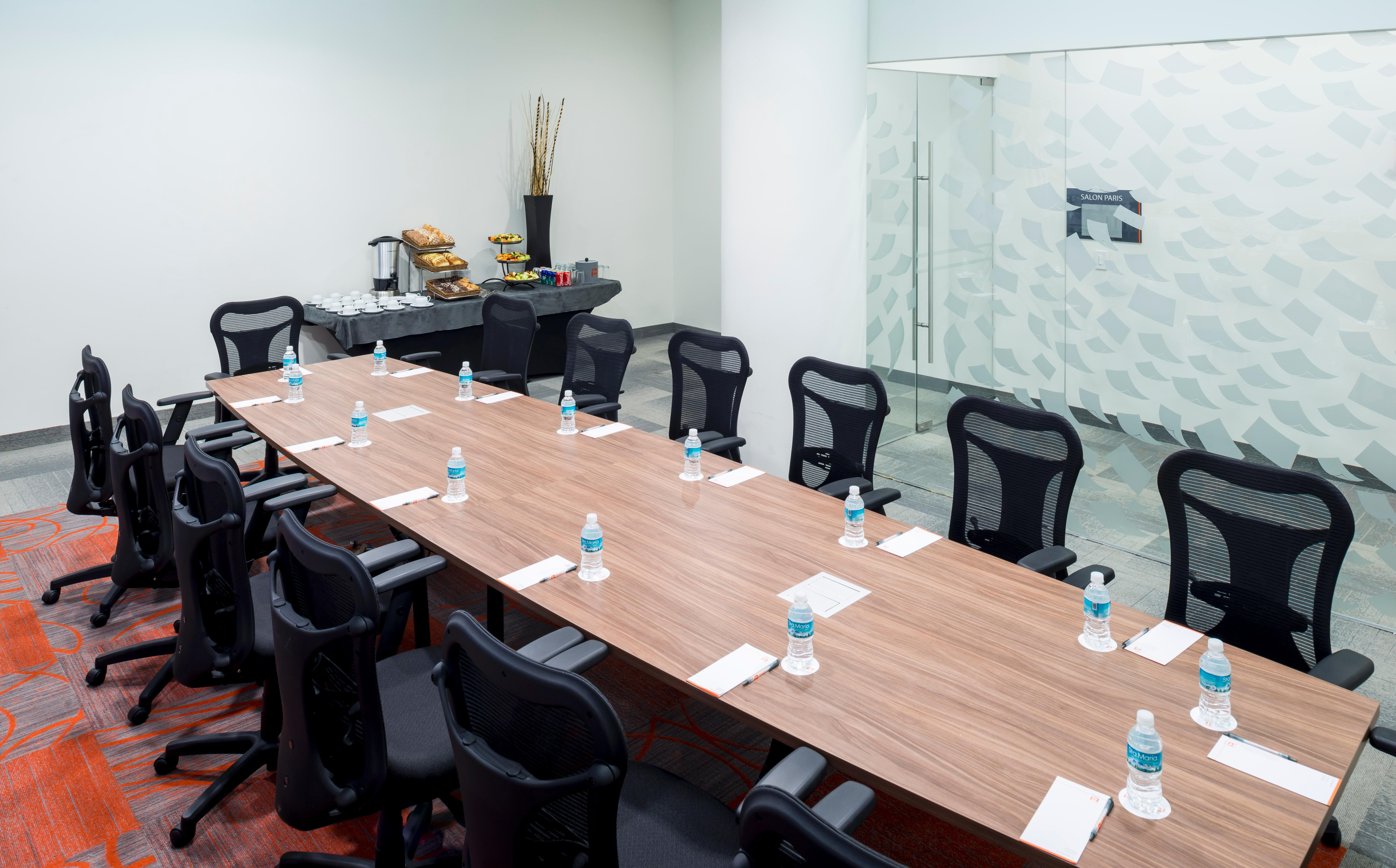 Real Inn Tijuana By Camino Real Hoteles Extérieur photo A boardroom at a hotel