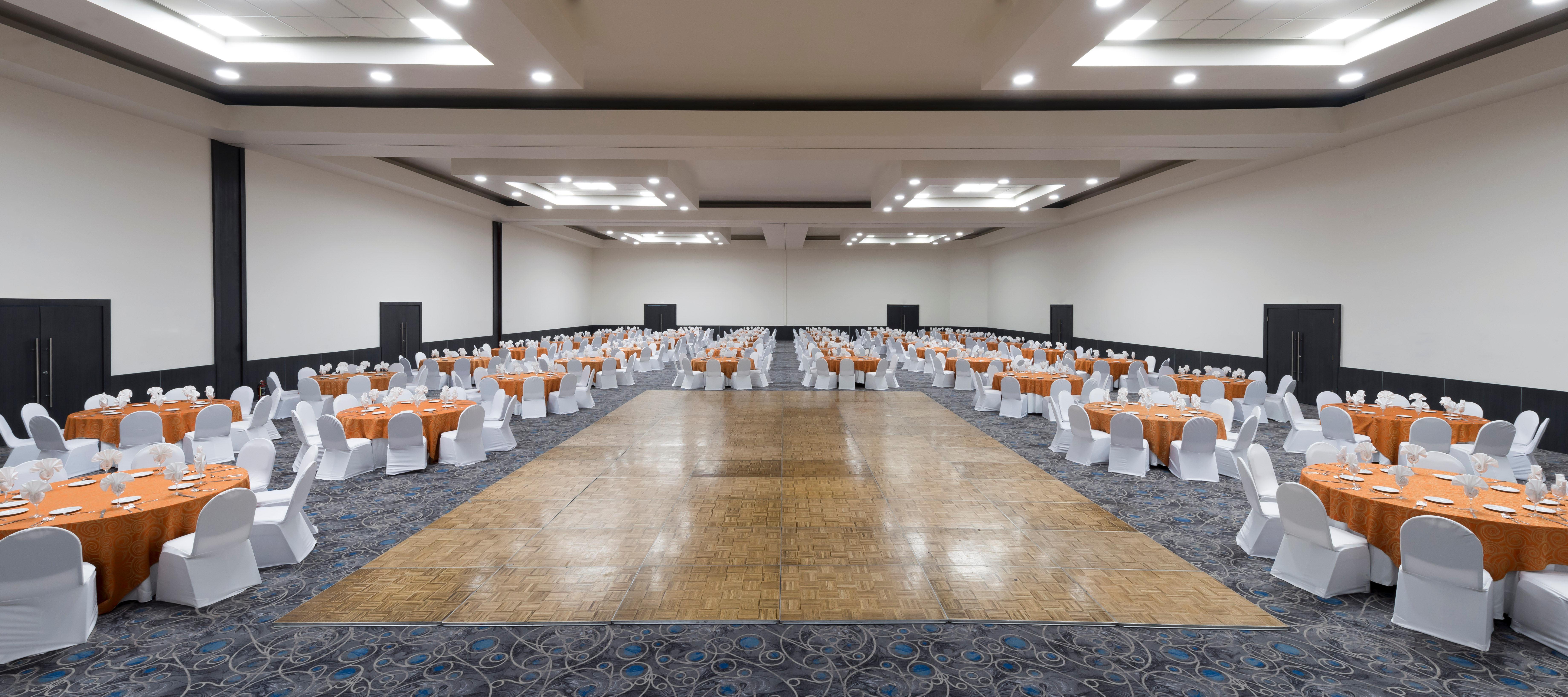 Real Inn Tijuana By Camino Real Hoteles Extérieur photo The ballroom at the hotel