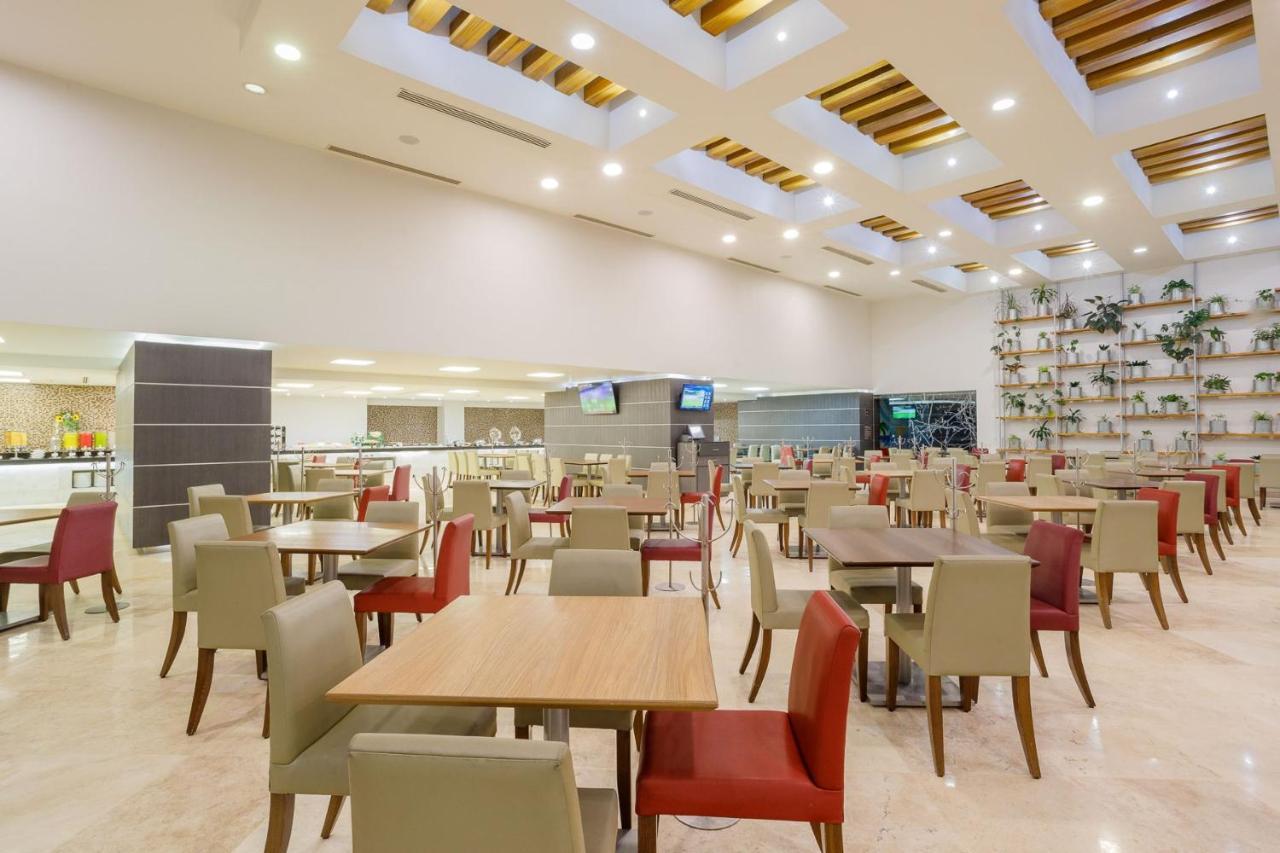 Real Inn Tijuana By Camino Real Hoteles Extérieur photo The lounge at the airport