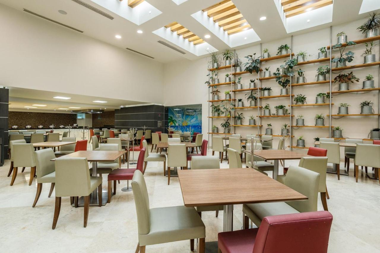 Real Inn Tijuana By Camino Real Hoteles Extérieur photo The lounge at the airport