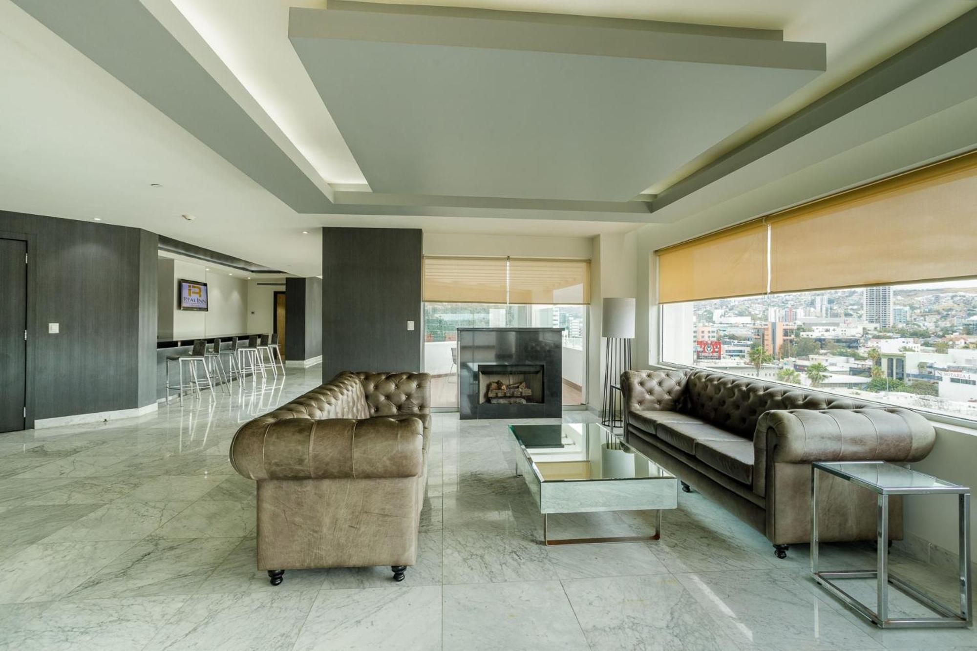 Real Inn Tijuana By Camino Real Hoteles Extérieur photo The interior of the club