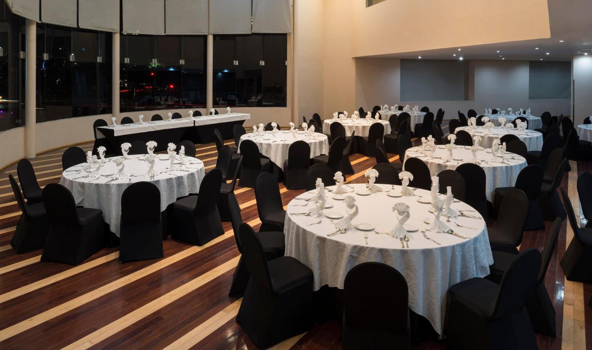 Real Inn Tijuana By Camino Real Hoteles Extérieur photo The Great Hall
