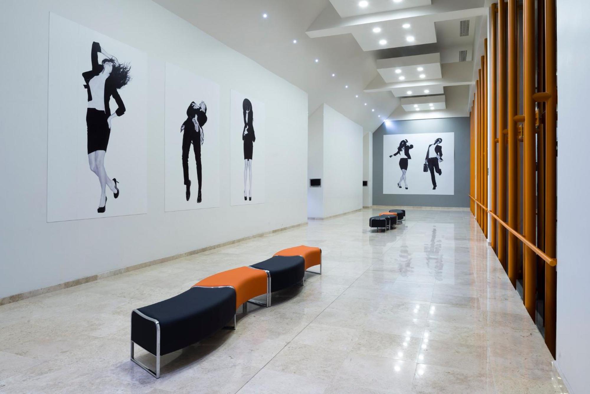Real Inn Tijuana By Camino Real Hoteles Extérieur photo The interior of the gallery