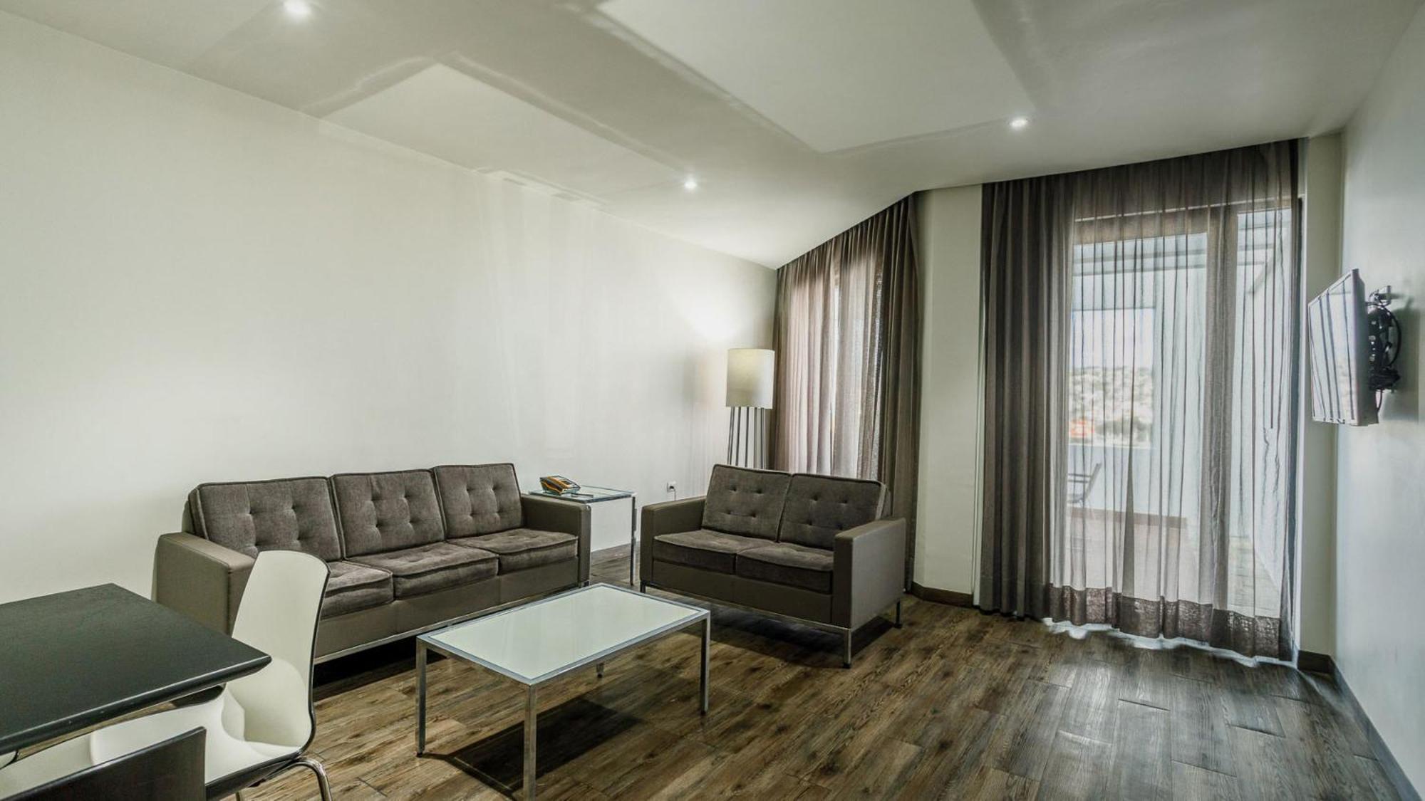 Real Inn Tijuana By Camino Real Hoteles Extérieur photo